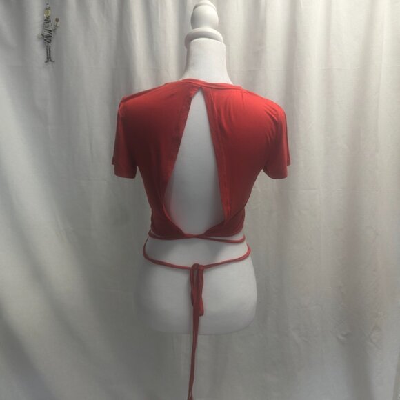 Blush Mark Size Medium Red Cropped Tee Tie-Back - Picture 8 of 13